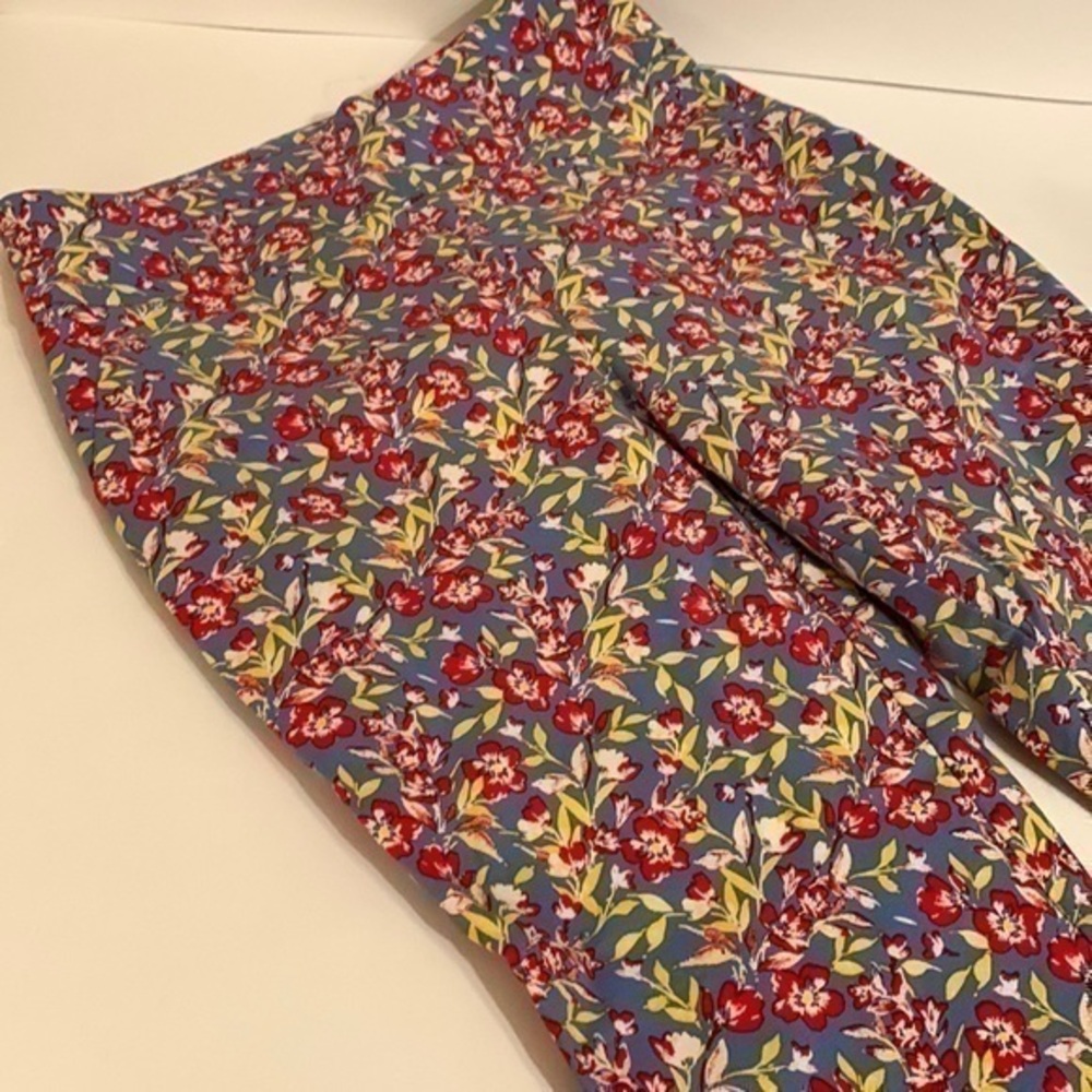Women’s gently used stretch capris size s.